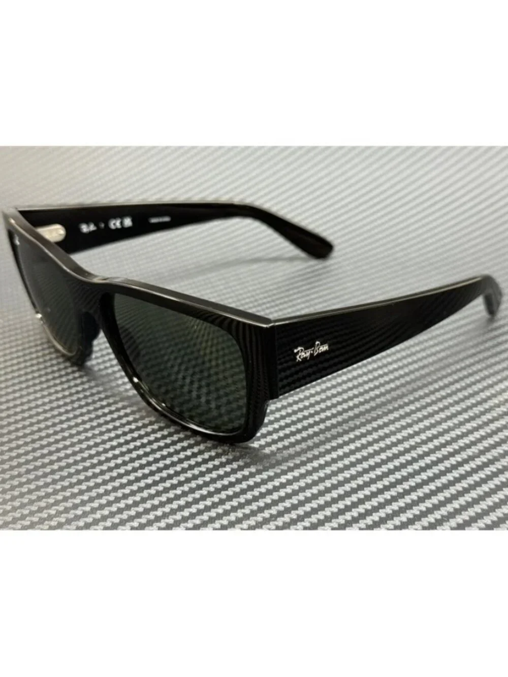 New Ray-Ban Men  Black Sunglasses 56-18-145